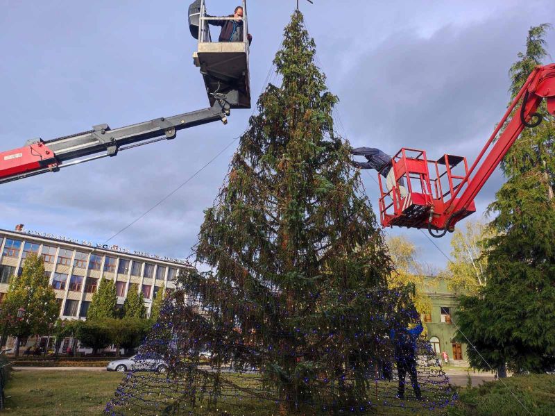 Празничното запалване на светлините на коледната елха ще бъде на 1 декември от 17.30 ч.