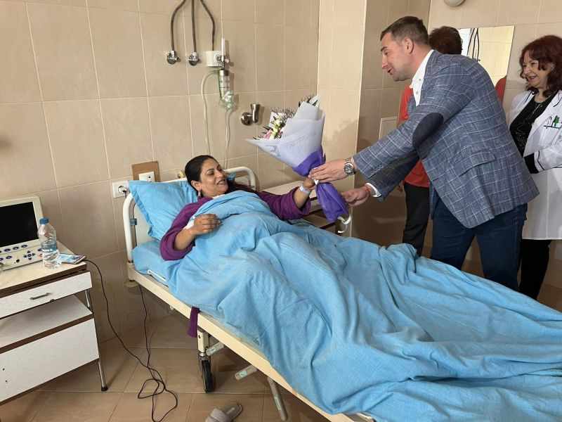 Първото бебе,родено в МБАЛ Самоков, за 2024 година е момче