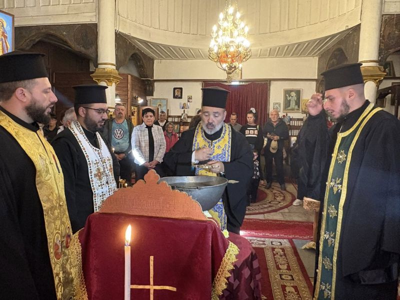 В празничния ден на св. Иван Рилски в храм „Въведение Богородично“ бе открито неделно училище