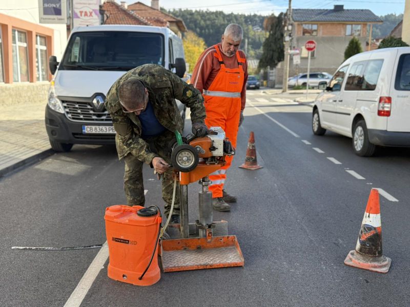 Община Самоков продължава утвърдената си практика преди извършване на плащане за цялостно асфалтирани улици да възлага независим мониторинг чрез лицензирана лаборатория