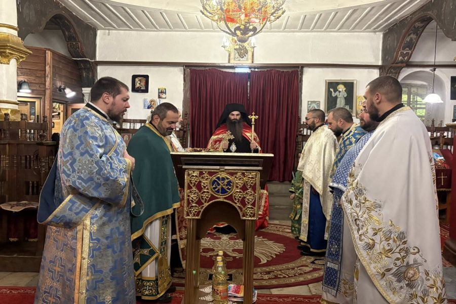 Днес храм „Въведение Богородично“ – Долномахаленската църква, отбелязва своя храмов празник.