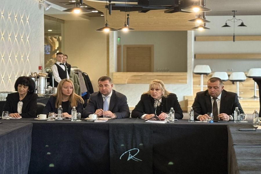 В Боровец се проведе работна среща, организирана от областния управител, посветена на готовността за предстоящия зимен сезон в курортен комплекс Боровец.