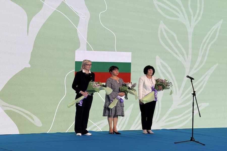 Заместник кметът на Община Самоков Венета Галева присъства на откриването на съпътстващия турнир към Световната купа  „Академик“ по естетическа групова гимнастика, който се провежда в спортен комплекс „Самелион“.