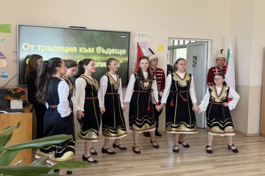 ОУ „Димчо Дебелянов“ отбеляза своя патронен празник с тържествено откриване на новоизградения STEM център.