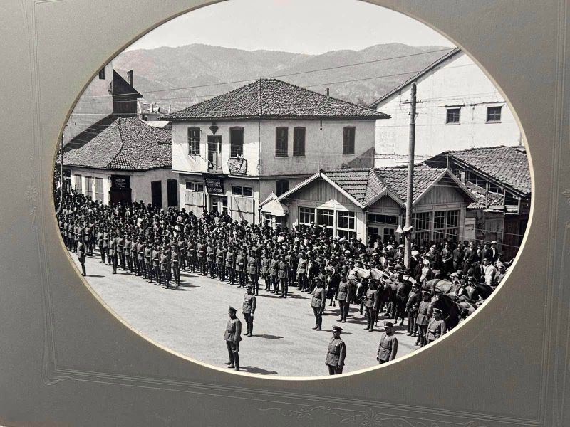 Вчера Исторически музей - Самоков ни върна един век назад с изложбата „Самоков преди 100 години хора и истории от архива на Ангел Хаджимитов“