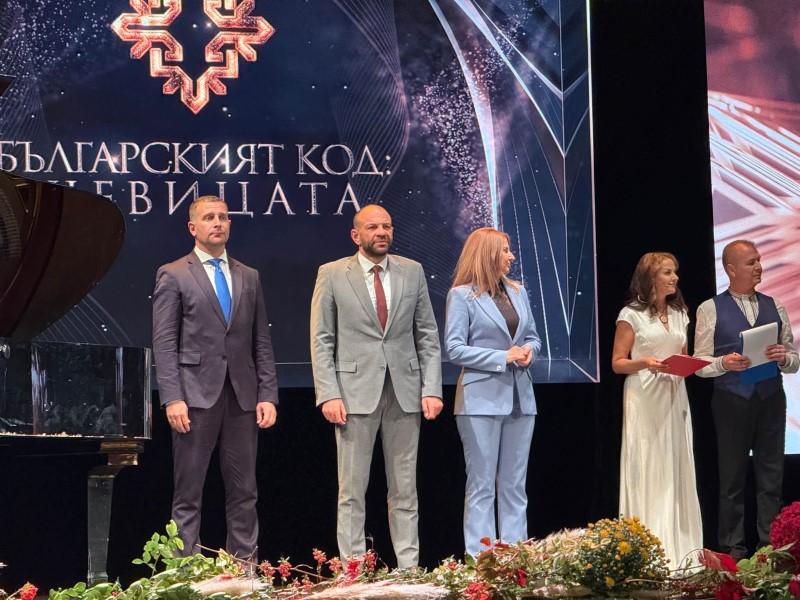 Община Самоков получи отличие в категория „Бранд“ на церемонията „Чудесата на България“, организирана от вестник „Стандарт“, който тази година отбелязва 30 години от създаването си.