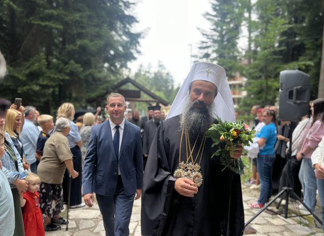 Днес е храмов празник на църквата „Преображение Господне” в к.к. Боровец”