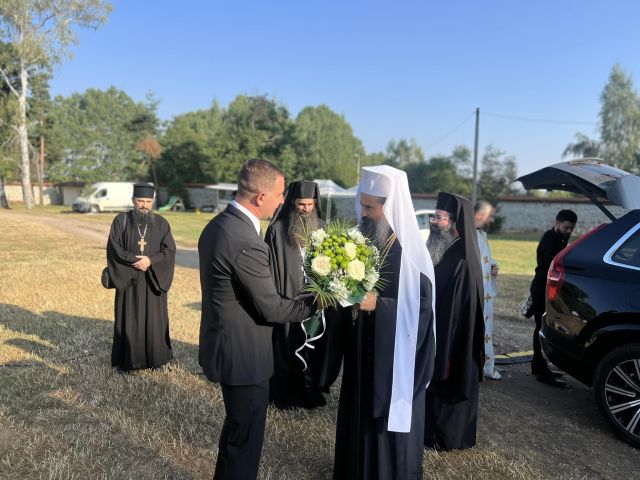 Негово Светейшество Софийския митрополит и Български патриарх Даниил въглави празничното богослужение в храм „Рождество Богородино” – Бельова църква
