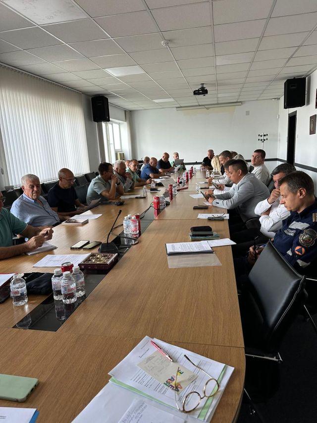 Темата на срещата беше изключително важна – пожароопасната обстановка в страната и необходимостта от добра координация между институциите при възникване на инциденти.