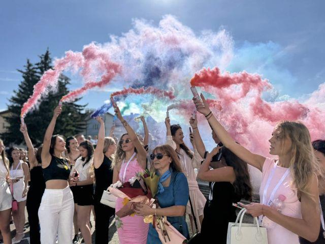 Всички училища и детски градини на територията на община Самоков откриха новата учебна година