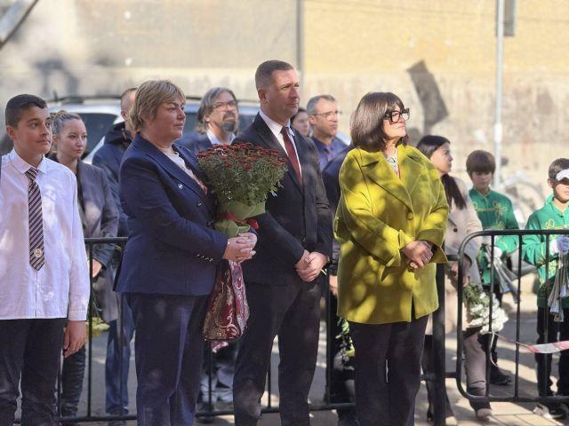 В проявата взеха участие кметът на Община Самоков инж. Ангел Джоргов, председателят на Общинския съвет – Самоков Мая Христева