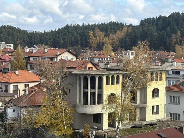 На собствениците на три сгради в Историческата зона на Самоков, които не са паметници на културата, бяха направени предписания
