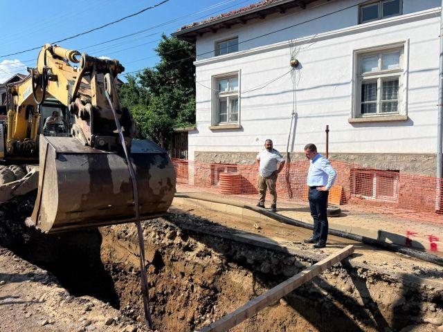 Ул. „Отец Паисий“ е една от основните транспортни връзки в Самоков и има важно значение за организацията на движението в централната част на града