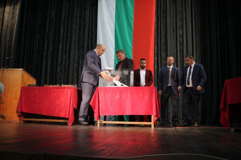 Процедурата за избор на председател на ОбС