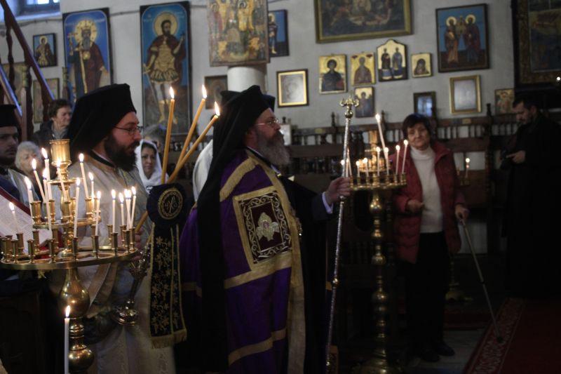 Света литургия отслужи Негово Преосвещенство Белоградчишки епископ Поликарп