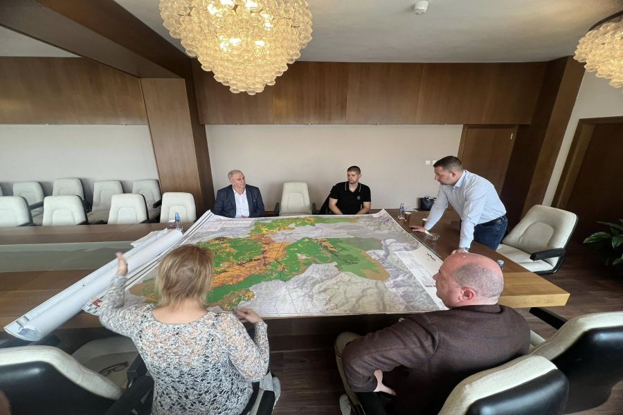 Кметът на община Самоков, инж. Ангел Джоргов, проведе работна среща с екипа, който подготвя Общия устройствен план (ОУП) на общината