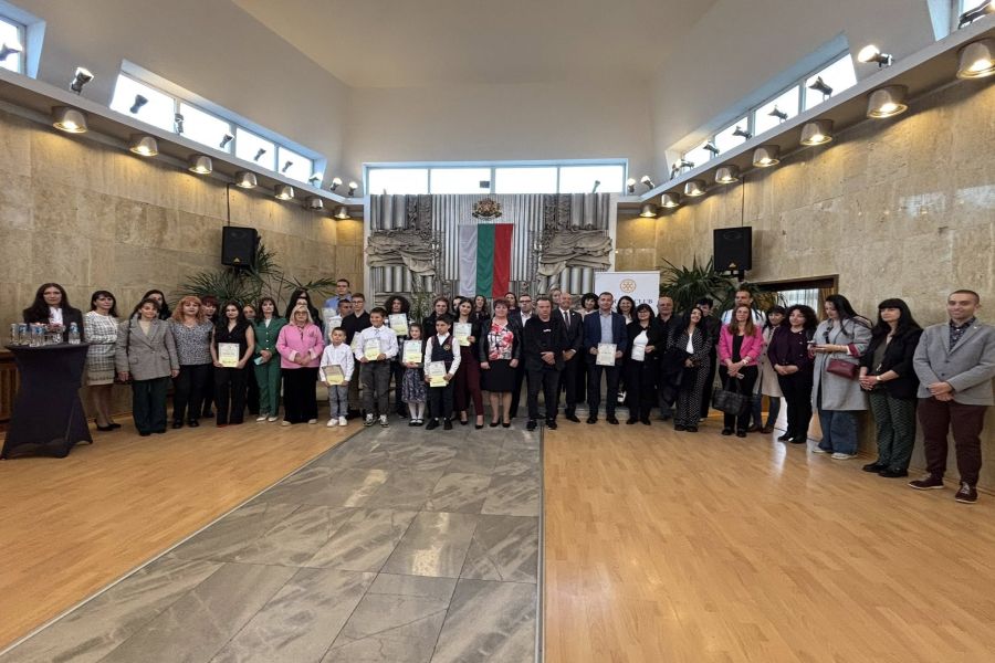 Връчване на наградите „Ротари за даровити деца“ 2025