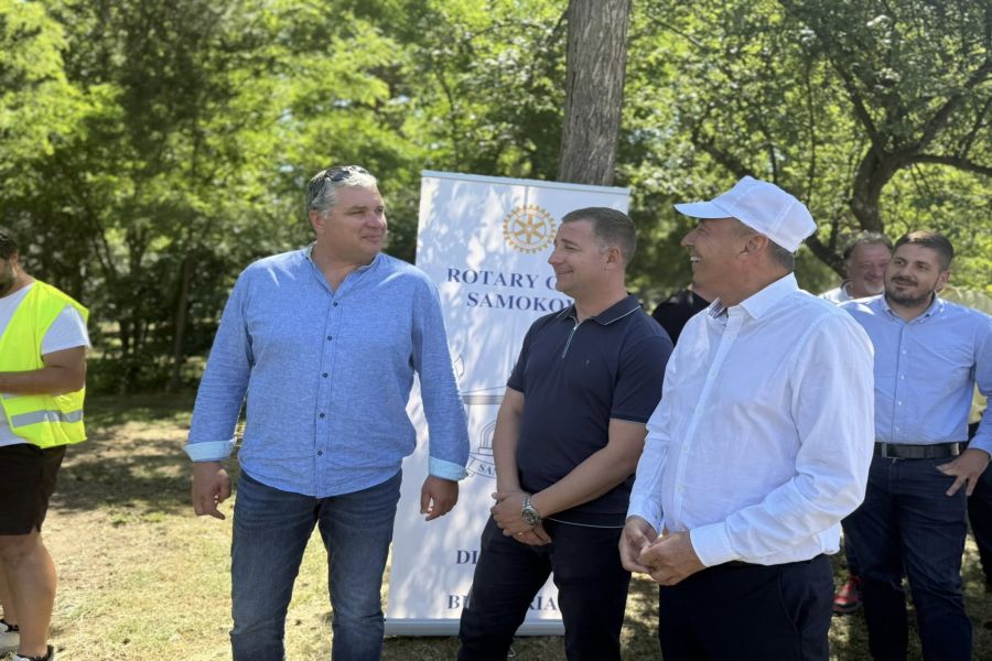 Символична първа копка за нова детска площадка в парк “Туристическа градина”