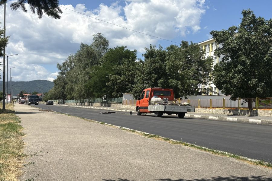 Община Самоков извърши проверка на качеството на асфалта, положен при цялостно асфалтиране на пет улици
