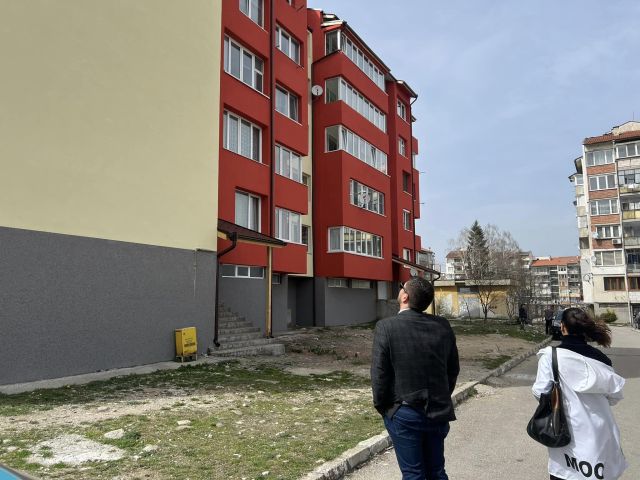 Благоустрояването на околоблоковите пространства