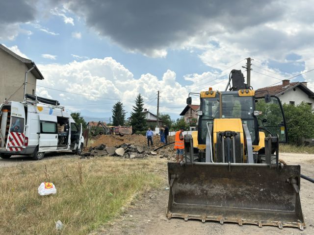 Инспектирабе текущия ремонт на водопровод в село Алино