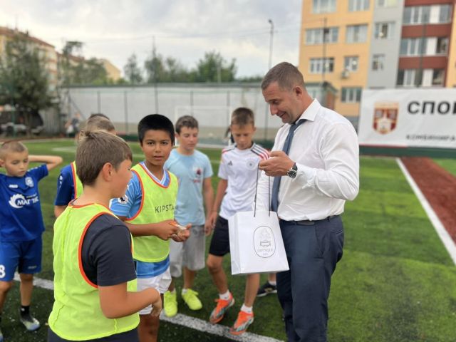 Реновирането на спортната площадка в кв. ,,Самоково”