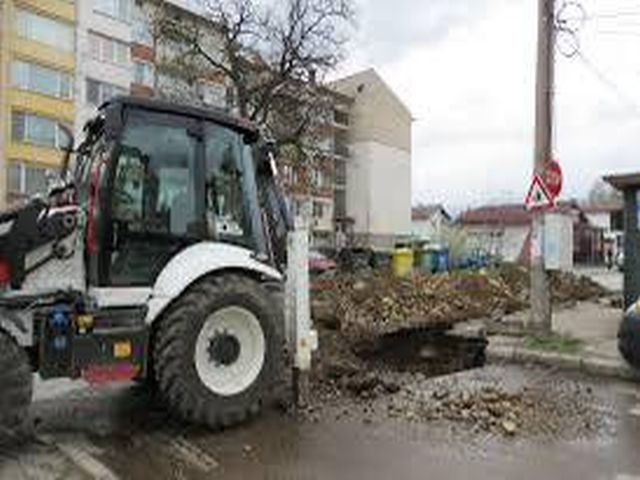 Монтиране на линеен отводнител на кръстовището на ул. “Ихтиманско шосе” и източното платно на ул. “България”