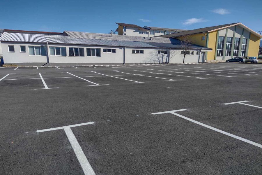 Нова маркировка на три паркинга