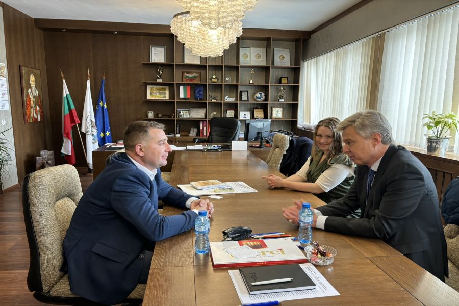 Кметът, инж. Ангел Джоргов, проведе днес среща с новоназначения посланик на Кралство Дания в България, Негово Превъзходителство Флеминг Стендер